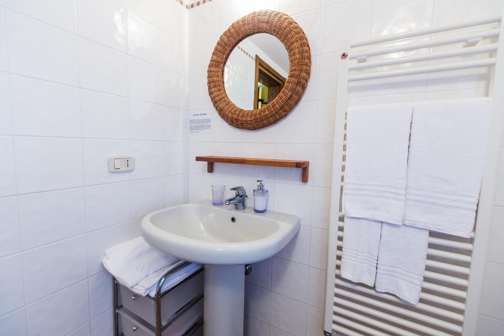 Appartamenti E Affittacamere Le Due Ruote Alberese Quarto foto