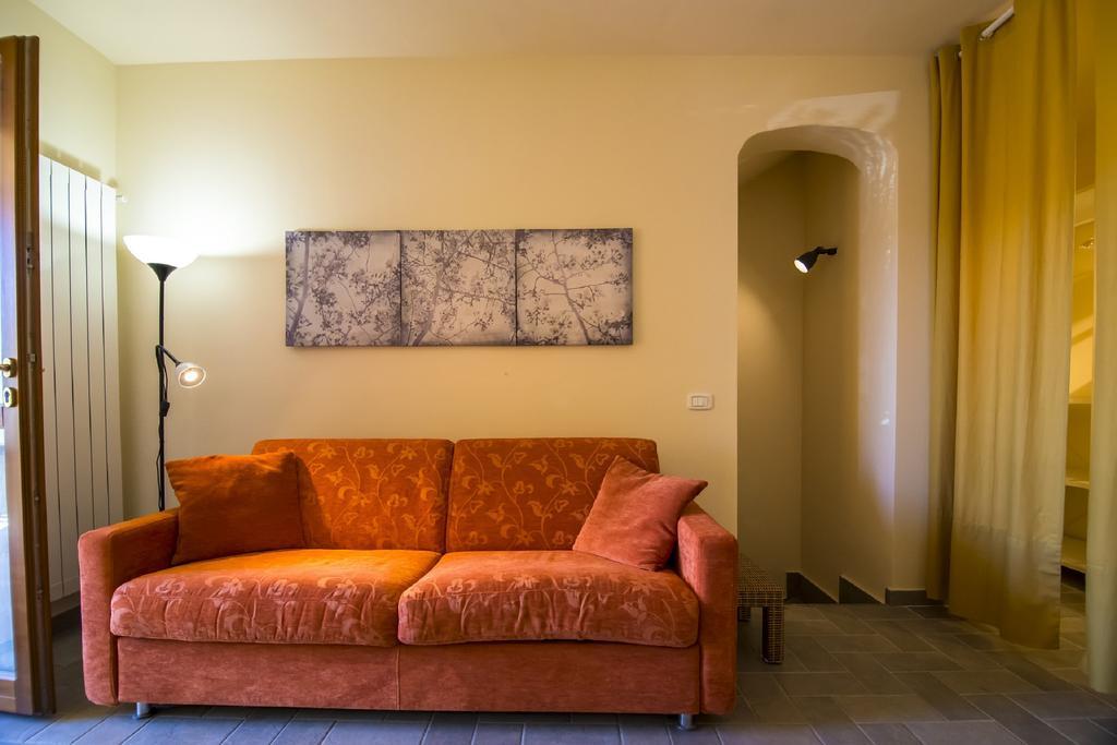 Appartamenti E Affittacamere Le Due Ruote Alberese Exterior foto