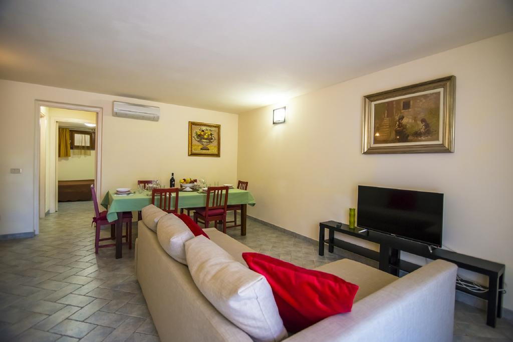 Appartamenti E Affittacamere Le Due Ruote Alberese Exterior foto